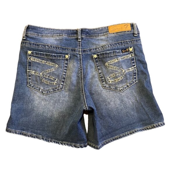 Seven7 women's denim short size 12 embellished back pockets - Picture 3 of 9